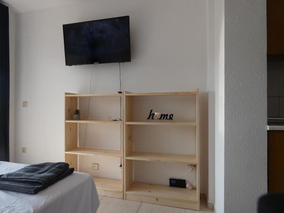 Estudio Con Vistas, Roses Luaran gambar